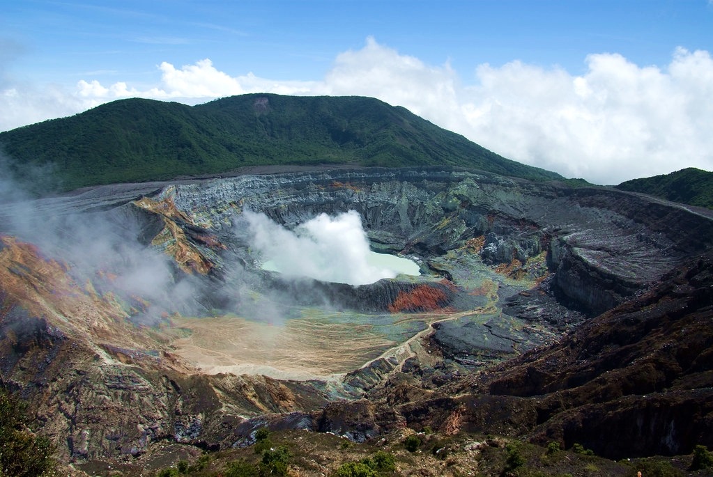 Poas cratère volcan Costa Rica Vallée centrale